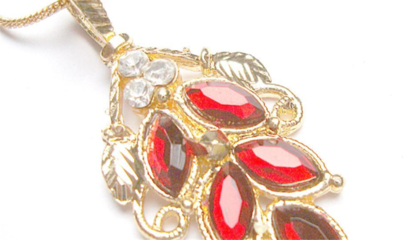 絲之吻 以飾品訴說(shuō)柔情，用銷(xiāo)售編織時(shí)尚