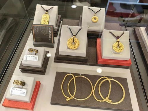 龍年將至，龍?jiān)攸S金飾品銷(xiāo)售火爆，市場(chǎng)迎來(lái)消費(fèi)熱潮