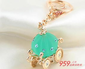 精雕細(xì)琢，點(diǎn)亮商機(jī) 小飾品加盟店的經(jīng)營(yíng)智慧與銷(xiāo)售技巧